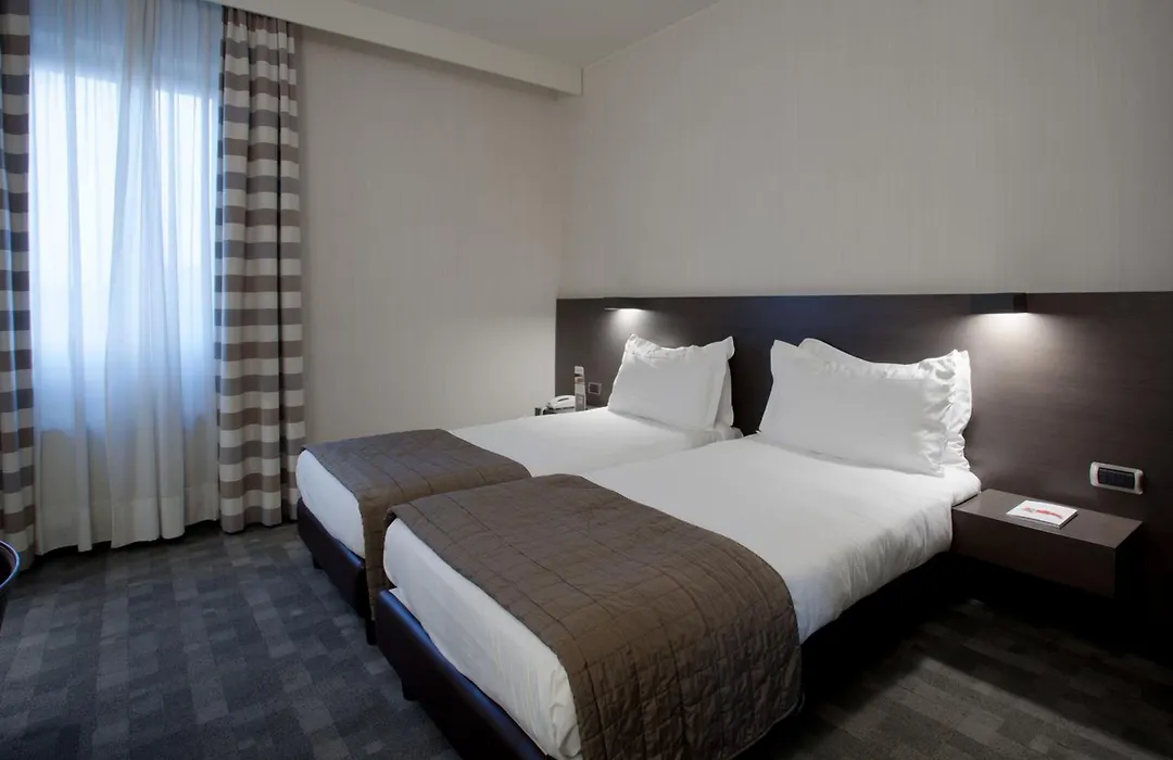 Hotel Ovest-1